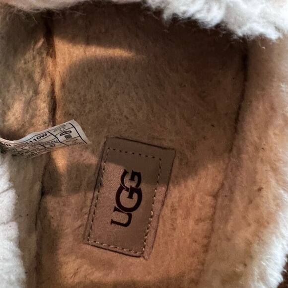 Uggs - Picture 5 of 5